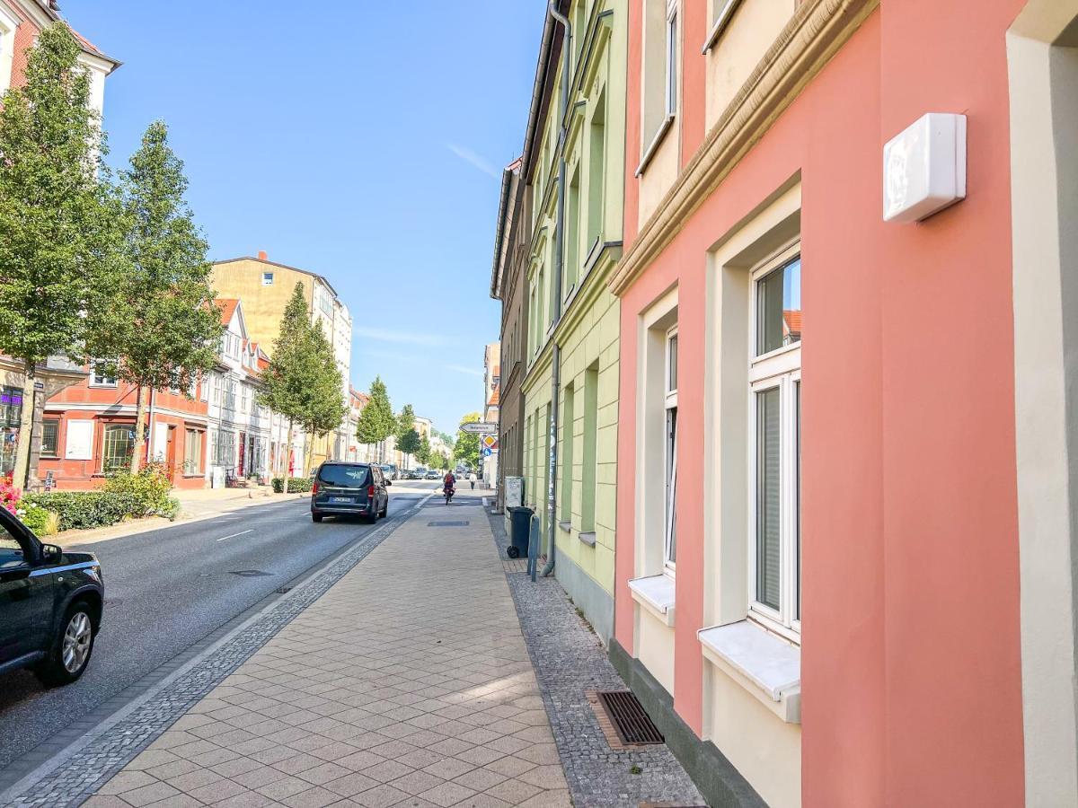 Große helle&moderne Wohnung mitten in Schwerin Schwerin (Mecklenburg-Pomerania) Exterior foto